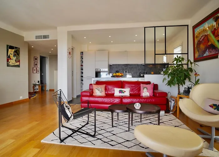 Apartman Chic A Cannes, Avec Terrasse Et Cheminee, 83 M²