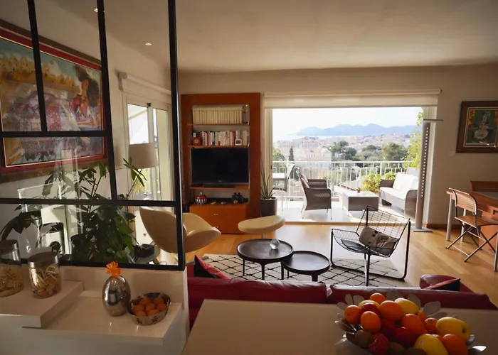 Chic A Cannes, Avec Terrasse Et Cheminee, 83 M² Apartman