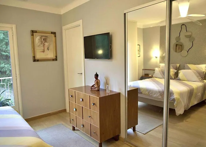Chic A Cannes, Avec Terrasse Et Cheminee, 83 M² كان