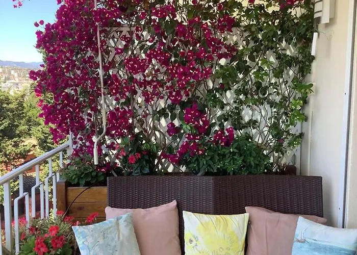 Chic A Cannes, Avec Terrasse Et Cheminee, 83 M²