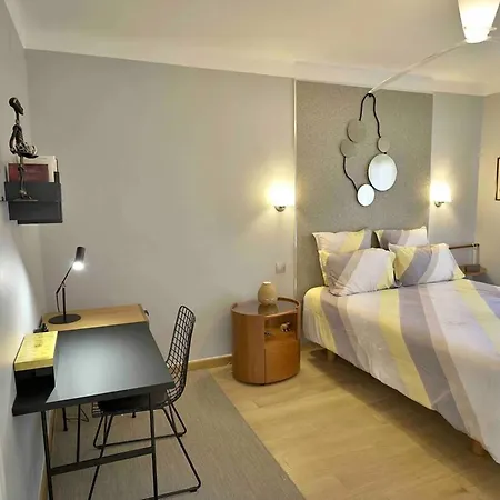 Chic à Cannes, Avec Terrasse Et Cheminée, 83 M² *