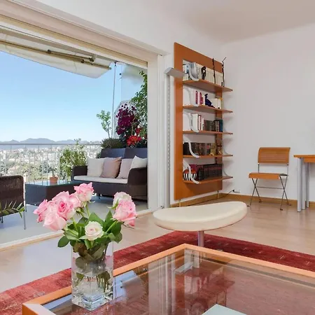 Chic à Cannes, Avec Terrasse Et Cheminée, 83 M²