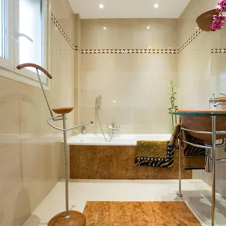 Chic A Cannes, Avec Terrasse Et Cheminee, 83 M² Apartament