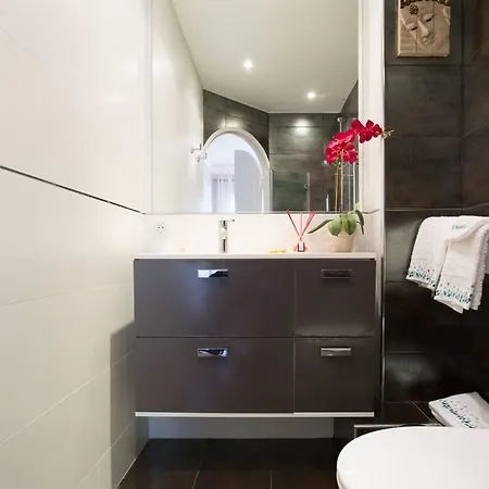 Chic A Cannes, Avec Terrasse Et Cheminee, 83 M² * Cannes