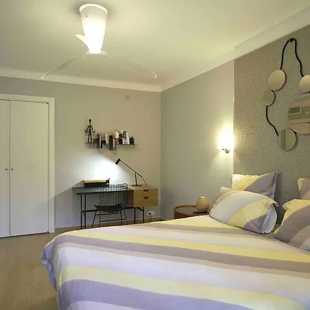 Chic A Cannes, Avec Terrasse Et Cheminee, 83 M²