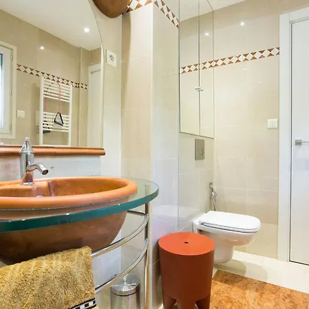Chic A Cannes, Avec Terrasse Et Cheminee, 83 M² Apartman