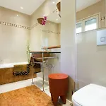 Apartment Chic A Cannes, Avec Terrasse Et Cheminee, 83 M² Cannes